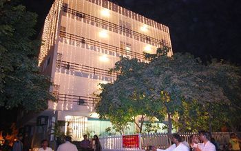 Dwarka Palace Samalkha Экстерьер фото